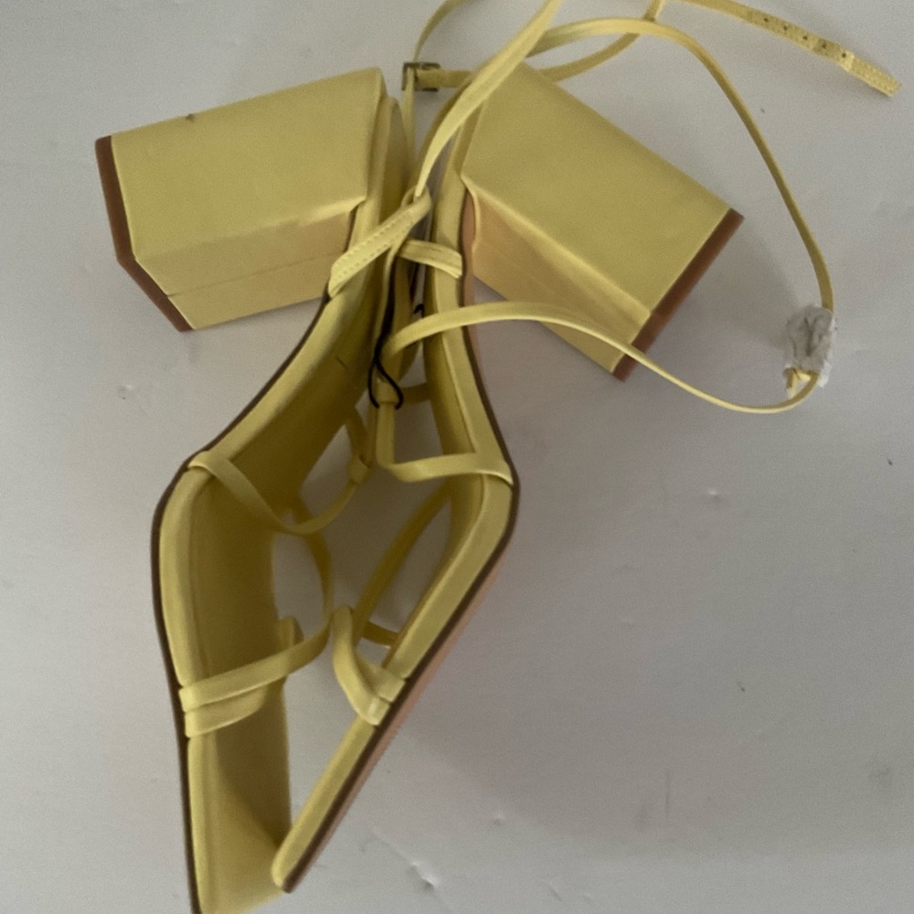 Zara Heeled Square Toe Ankle Strap Size 8(US) 39(EU) - Picture 2 of 4